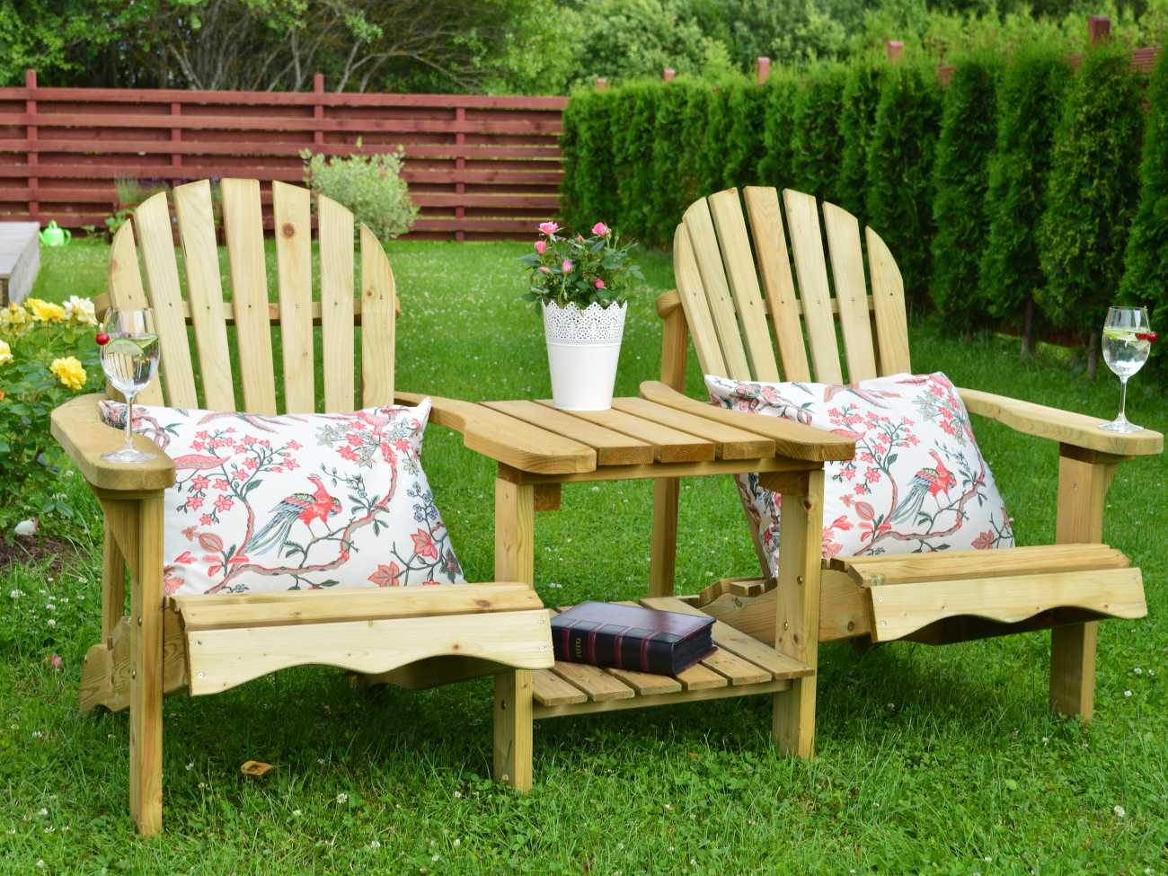 Valerie Holz Doppel Garten Sessel mit Tisch