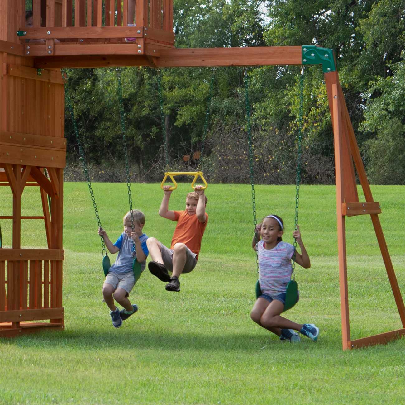 Backyard Spielturm Skyfort II mit Schaukel