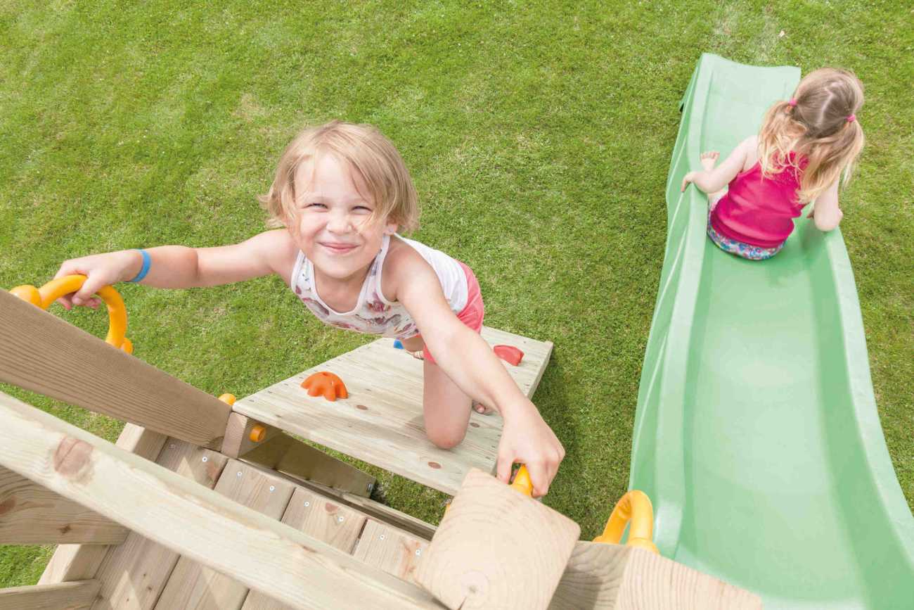 Kletterwand Spielturm @wall von Blue Rabbit in Douglasie natur