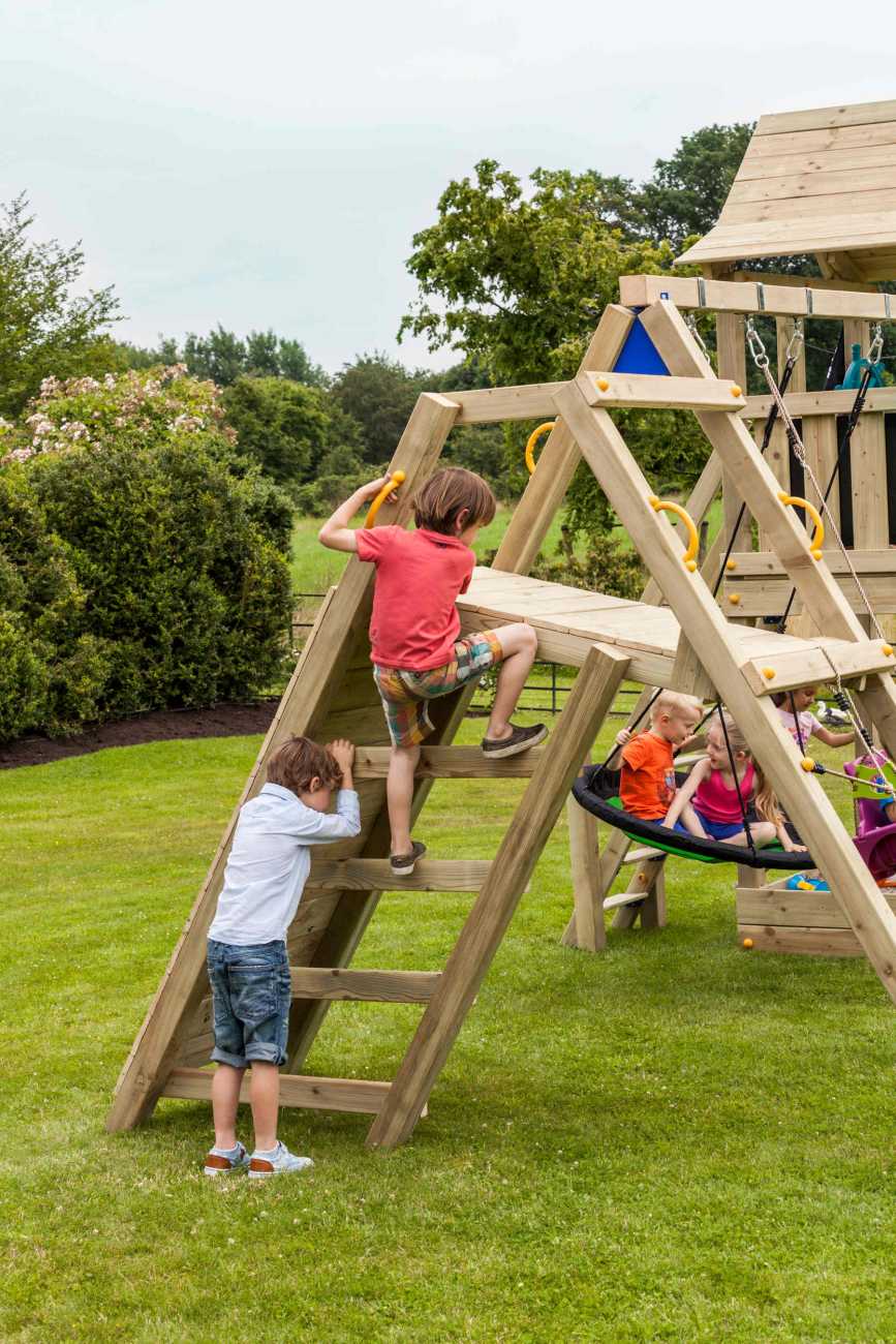 Spielturmanbau Kletterschaukel @challenger von Blue Rabbit in Douglasie natur