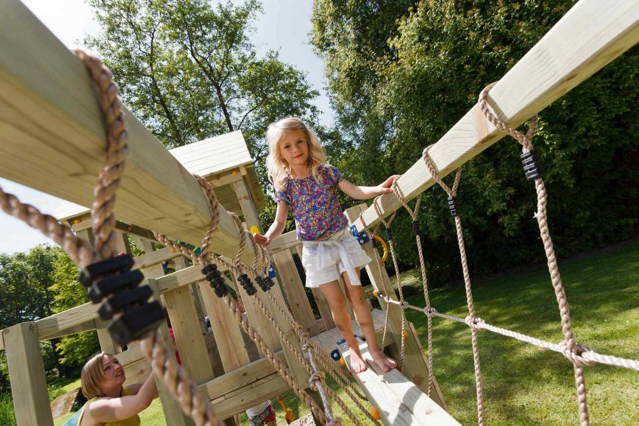 Spielturm Anbau Hängebrücke @bridge von Blue Rabbit in Douglasie natur